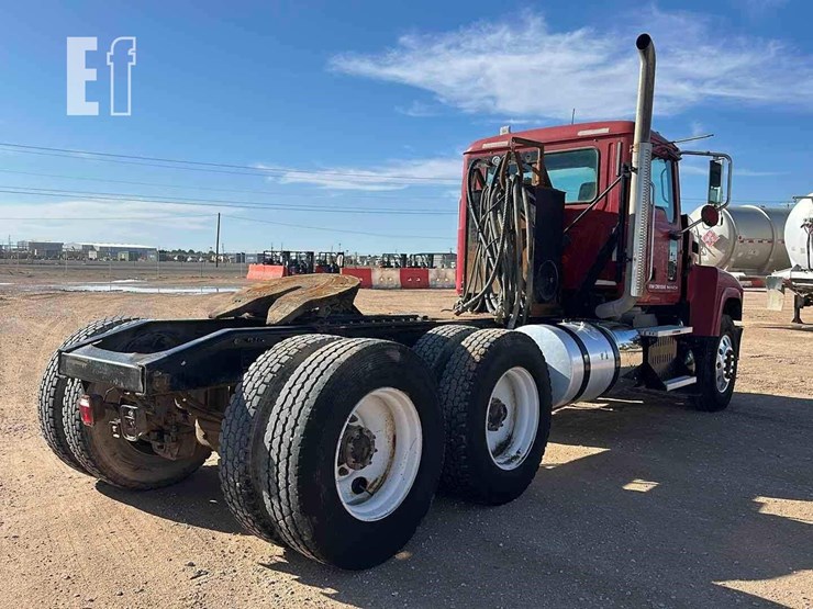 2012-mack-pinnacle-chu613-image-4