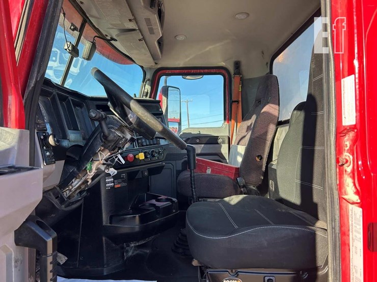 2020-mack-pinnacle-64t-image-4