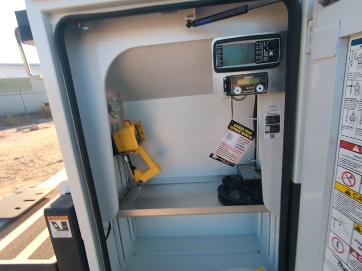 new-unused-ford-f600xl-service-truck vn:a00714-4x4,-h7024tt-image-12