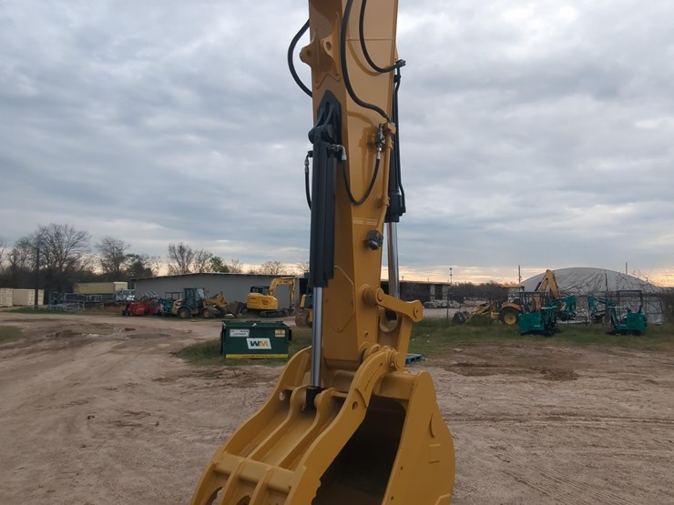 2019-caterpillar-330gc-image-7