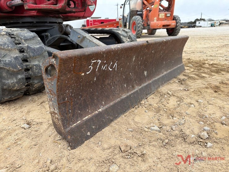 takeuchi-tb230-image-11