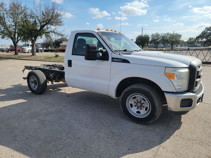 2016-ford-f350-image-3