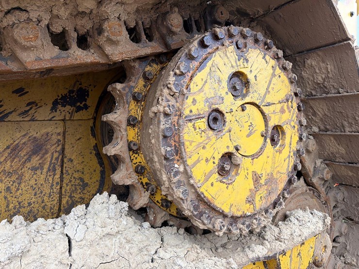 2017-caterpillar-d6t-xw-image-15