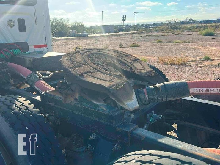 2014-freightliner-cascadia-125-image-5