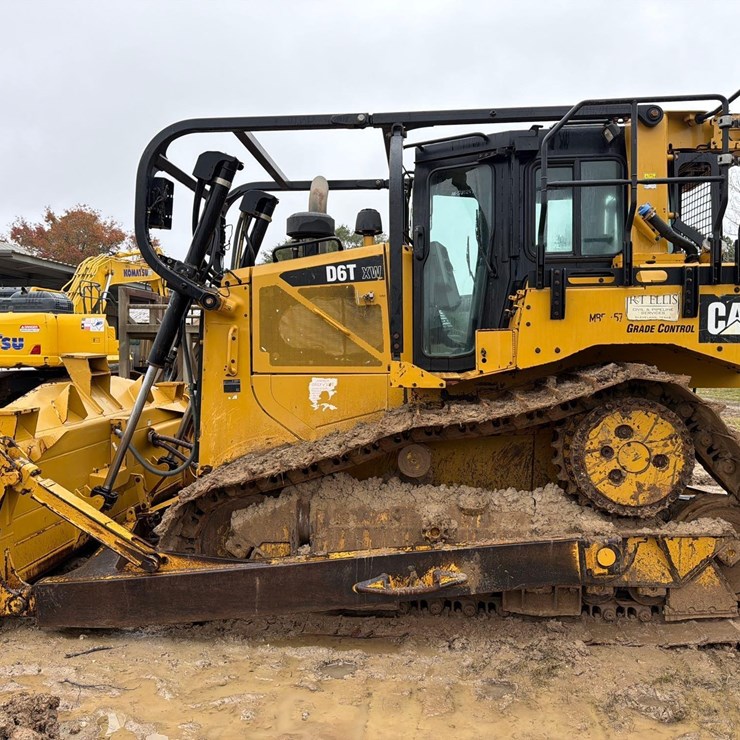 2017 CATERPILLAR D6T XW