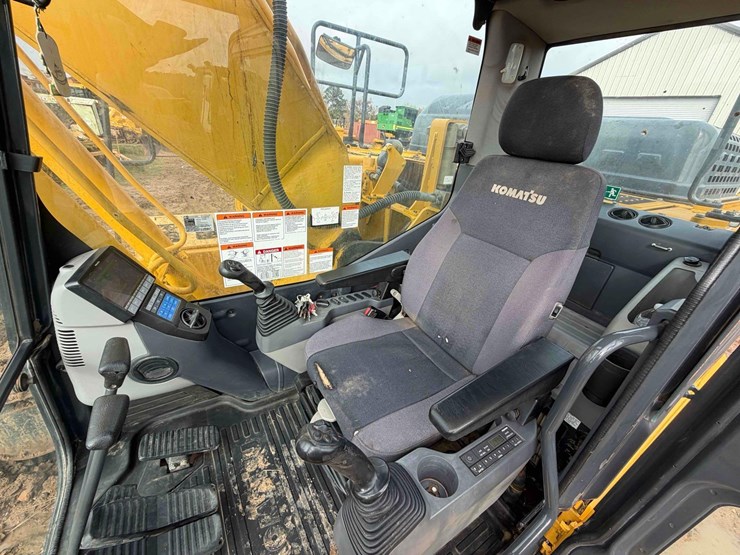 2021-komatsu-pc210-lc-11-image-24