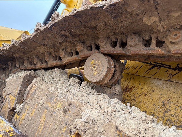 2017-caterpillar-d6t-xw-image-16