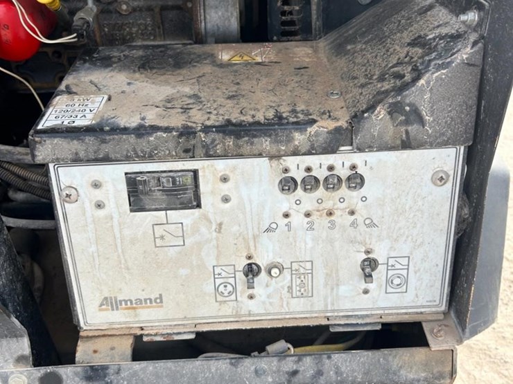 allmand-bros-night-lite-v-series-image-7