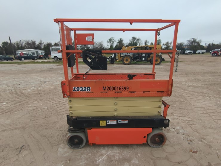 2018-jlg-1932r-image-1