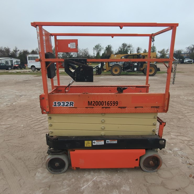 2018 JLG 1932R