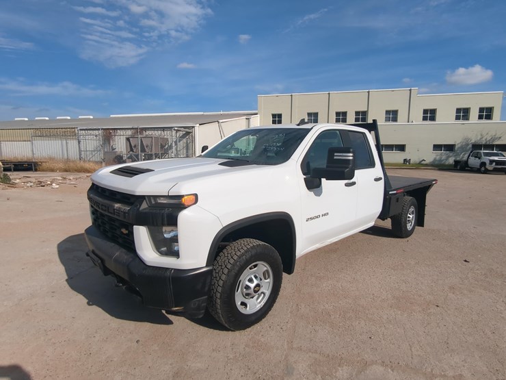 2022-chevrolet-2500-image-2