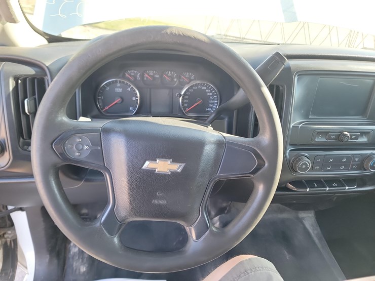 2018-chevrolet-3500-image-13