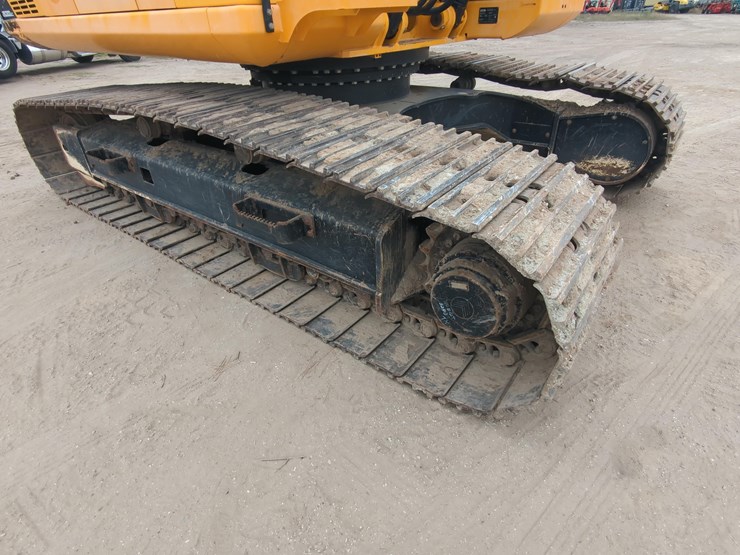 2019-jcb-js300-lc-image-8