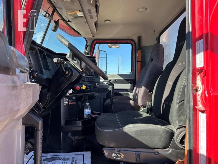 2020-mack-pinnacle-64t-image-8