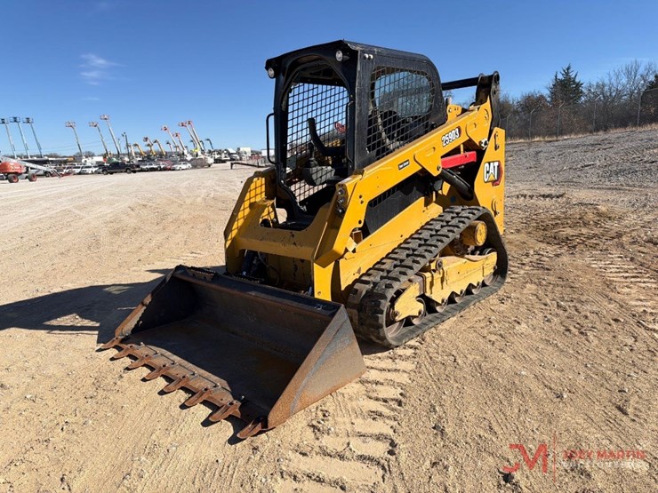 2021-caterpillar-259d3-image-7