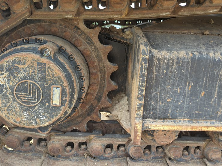 2020-jcb-js300-lc-image-10