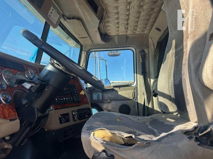 2011-western-star-4900-image-10