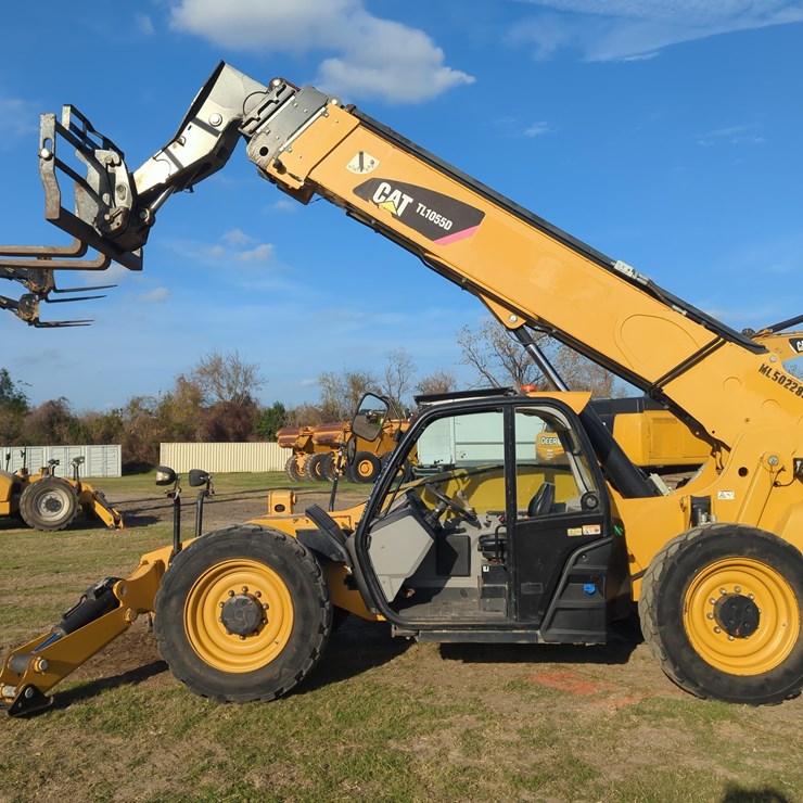2019 CATERPILLAR TL1055D