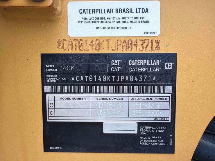 2017-caterpillar-140k-image-19