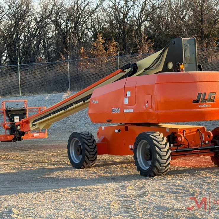 2015 JLG 800S