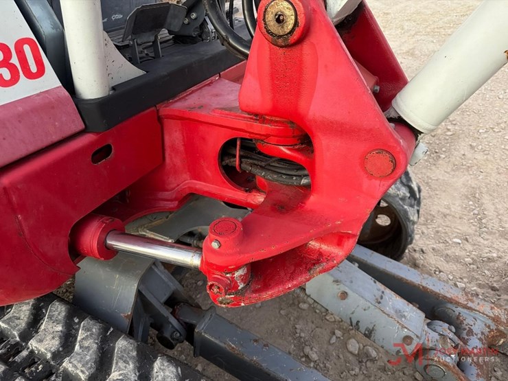 2020-takeuchi-tb230-image-6