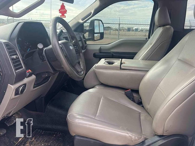 2020-ford-f550-image-8