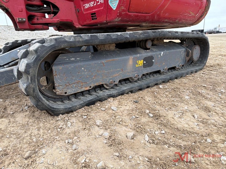 takeuchi-tb240-image-12