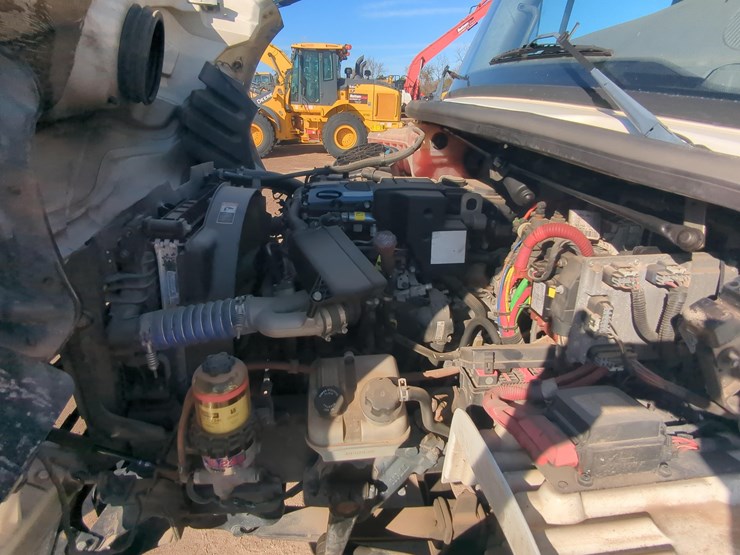 2019-international-van-truck-vn:dlp3794-image-12