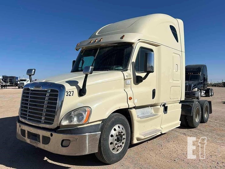 2016-freightliner-cascadia-125-image-1