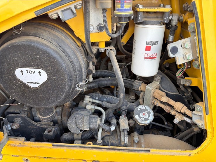 2021-komatsu-d51pxi-24-image-17