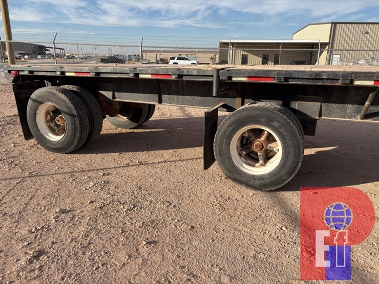 45-x-8-t/a-flatbed-trailer-image-2
