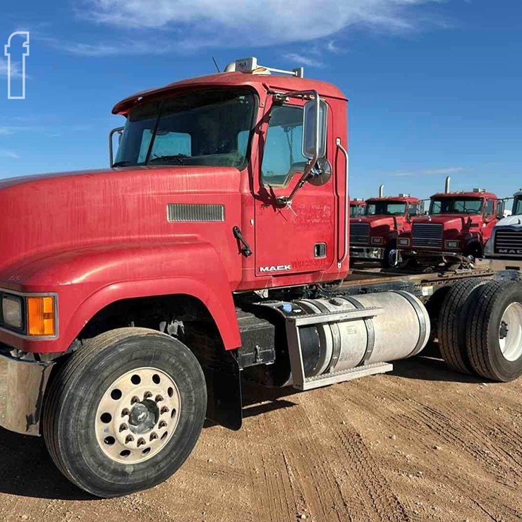 2012 MACK PINNACLE CHU613