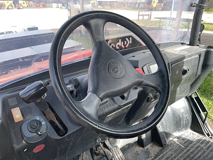 2019-kubota-rtvx1140-image-10