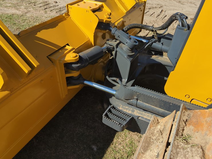 2020-deere-650k-lgp-image-7