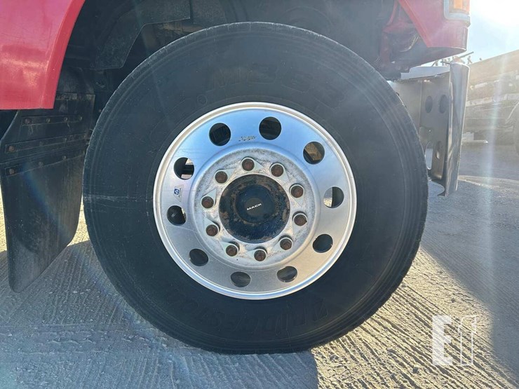 2020-mack-pinnacle-64t-image-9