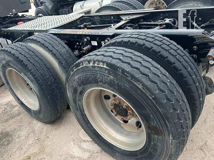 2019-kenworth-t880-image-5