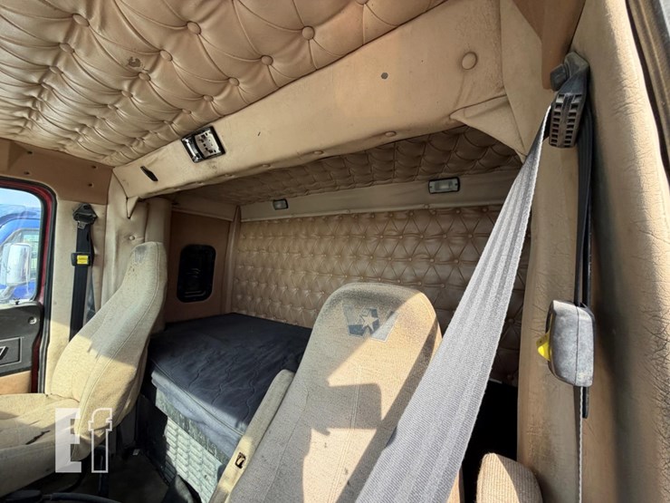 2015-western-star-4900ex-image-12