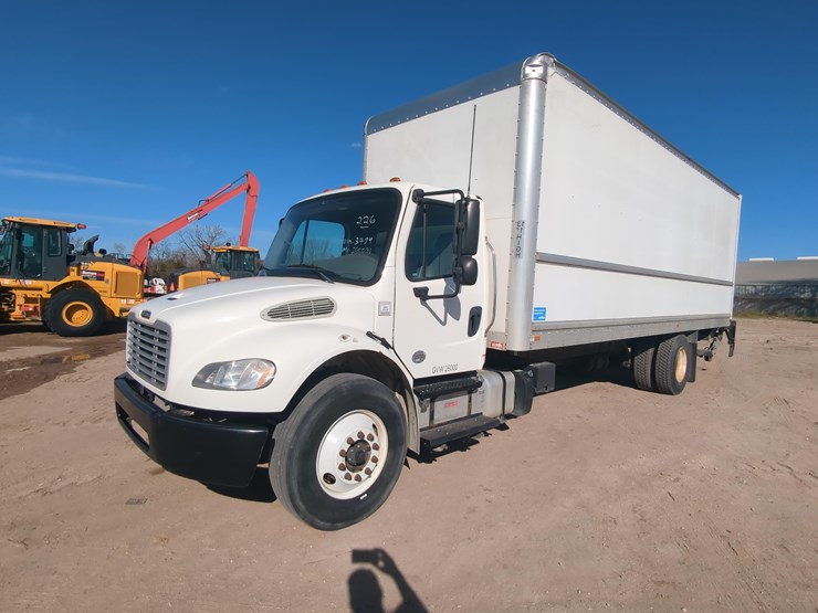 2019-international-van-truck-vn:dlp3794-image-2