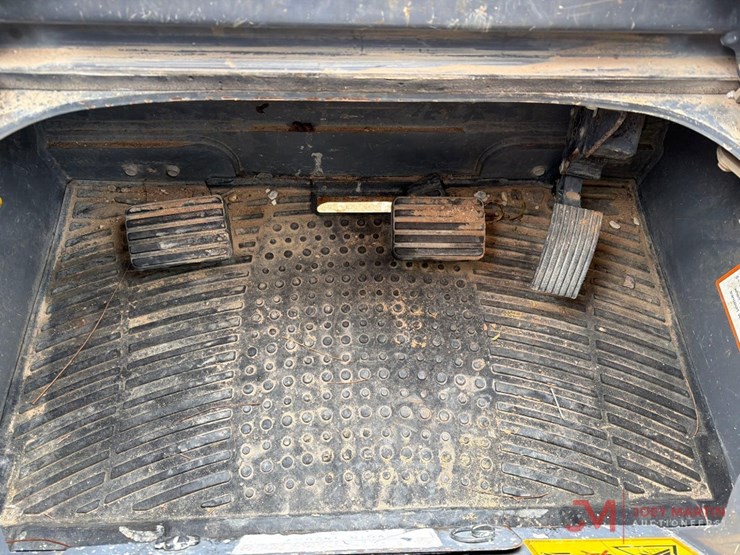 takeuchi-tl8r2-image-19