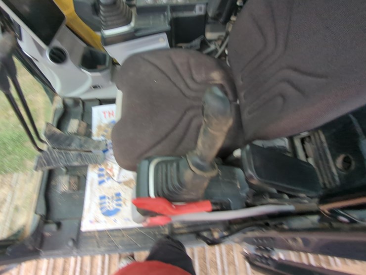 2022-kobelco-sk260-lc-image-21