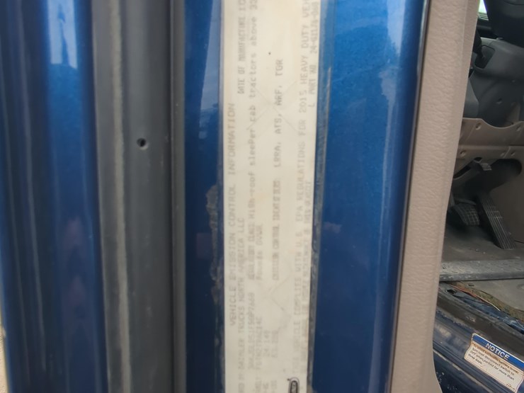 2015-freightliner-cascadia-125-image-7