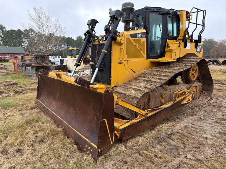 2016-caterpillar-d6t-lgp-image-2
