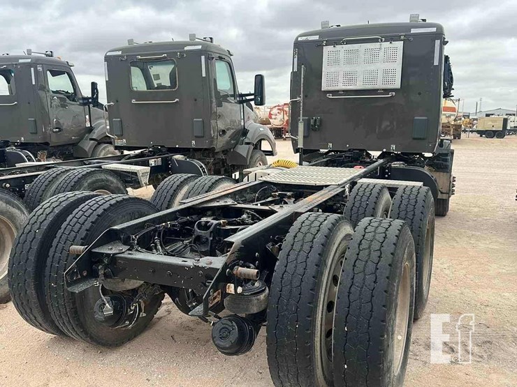 2019-kenworth-t880-image-3