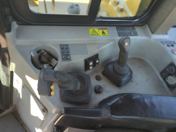 caterpillar-d6t-lgp-image-16