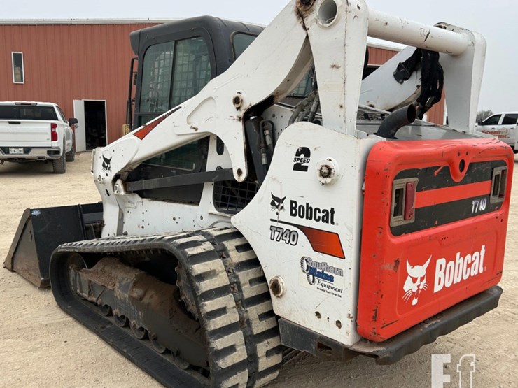 2019-bobcat-t740-image-6