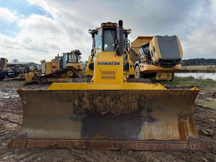 2021-komatsu-d61pxi-24-image-12