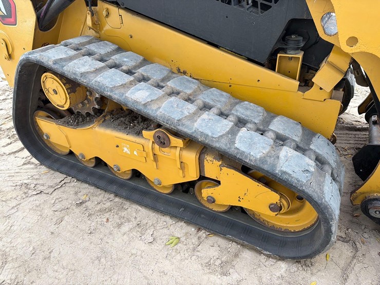 2021-caterpillar-259d3-image-16