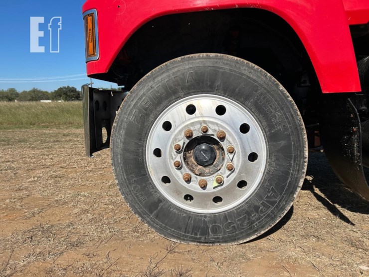 2020-mack-pinnacle-64t-image-11