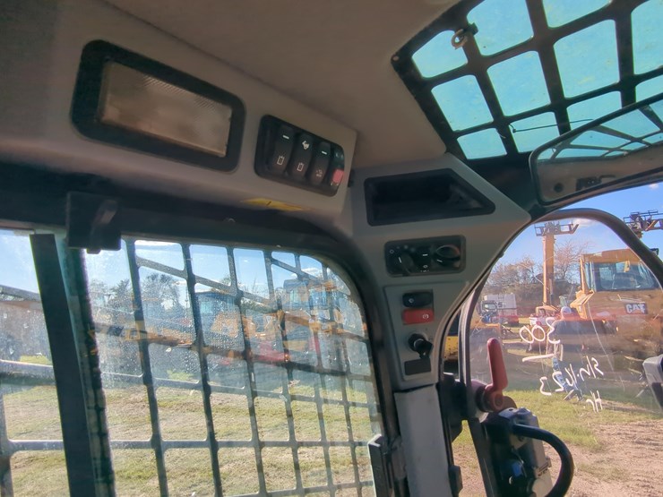 2020-caterpillar-299d-image-13