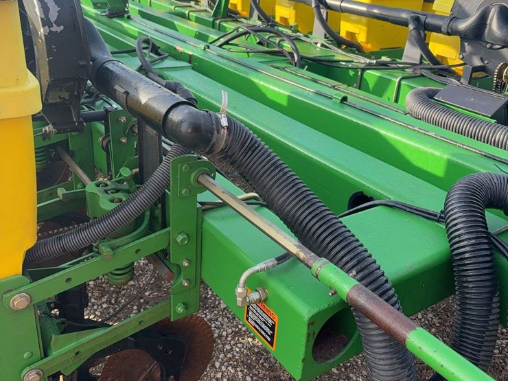 john-deere-1770-image-32